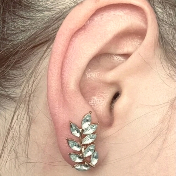 💖 2/$30 Gold clear Rhinestone Leaf Stud Dainty small Earrings ear climbers new - Picture 12 of 12